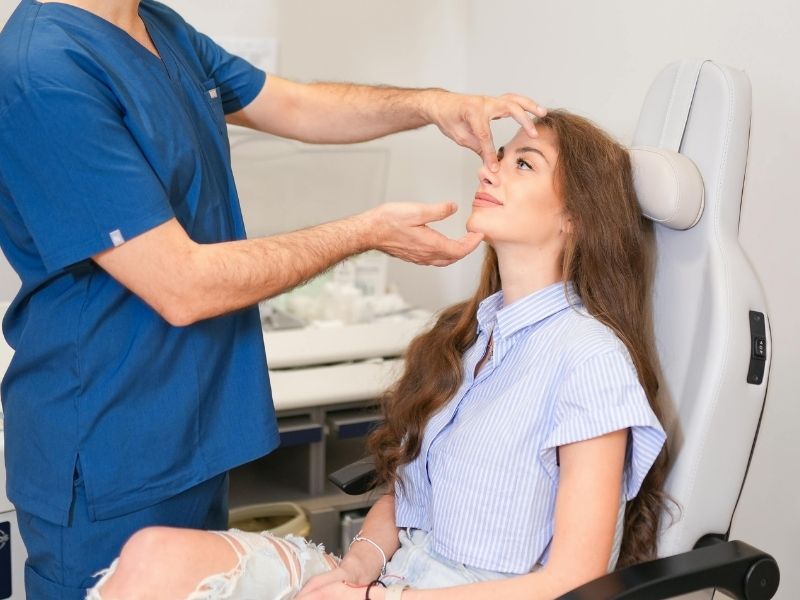 revizyon-rinoplasti-sonrasi-odem-ne-kadar-surer